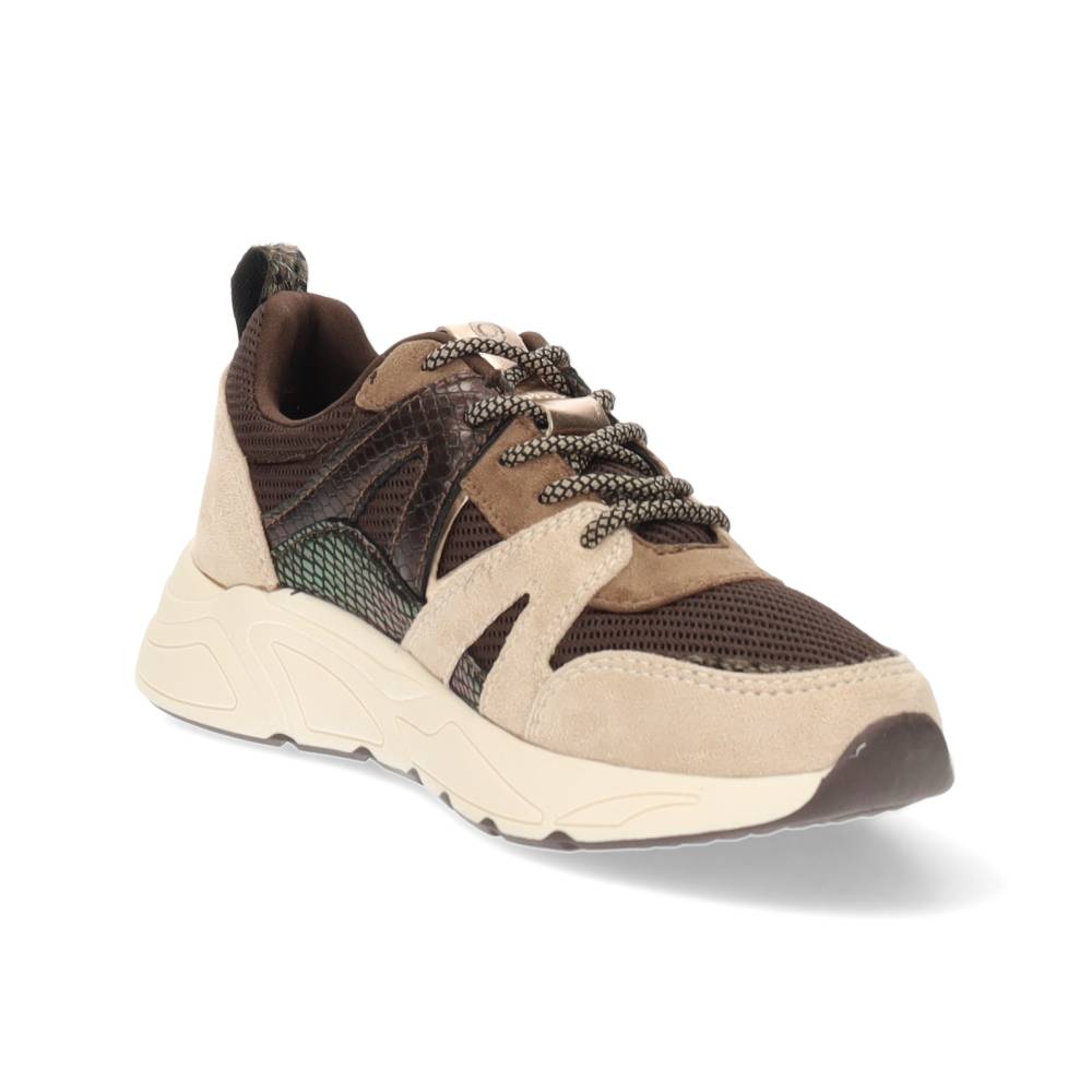 beige sneaker