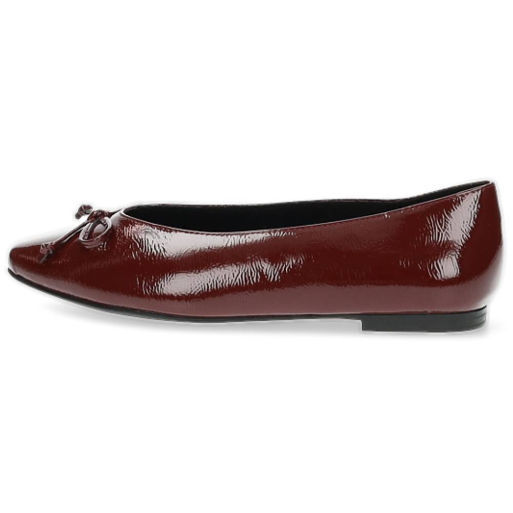 bordeaux ballerina
