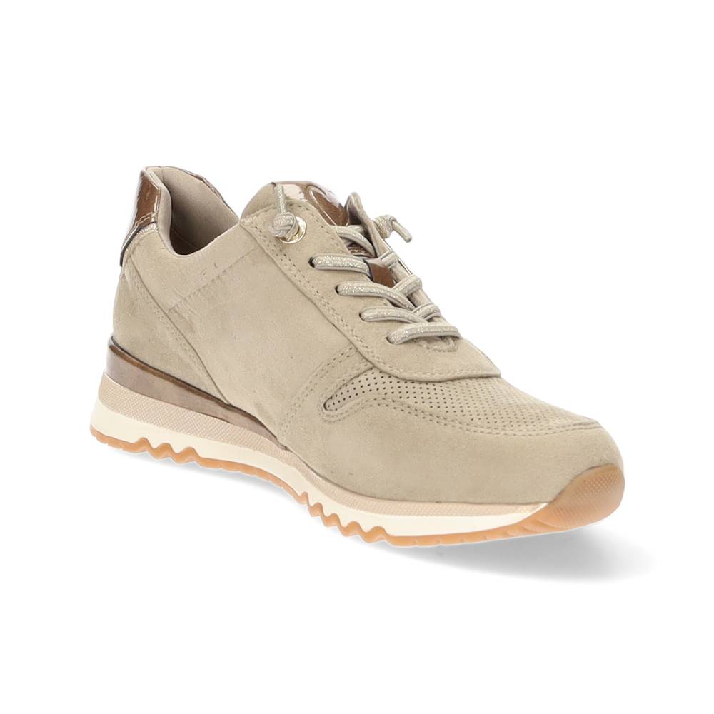 beige sneaker