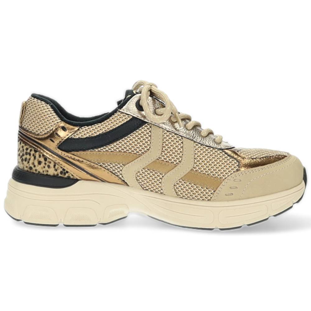 beige sneaker