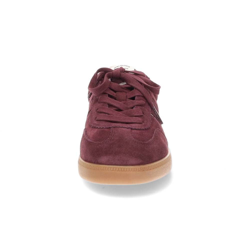 burgundy sneaker