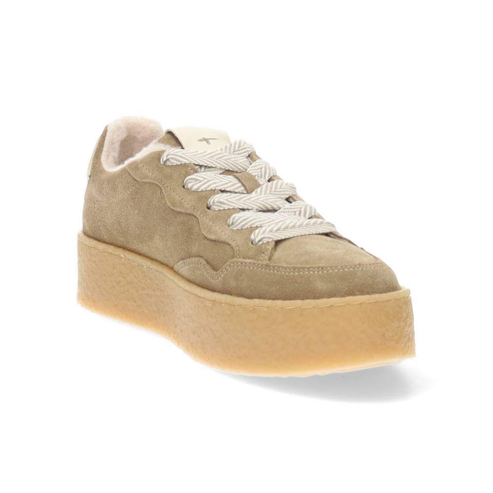 beige sneaker