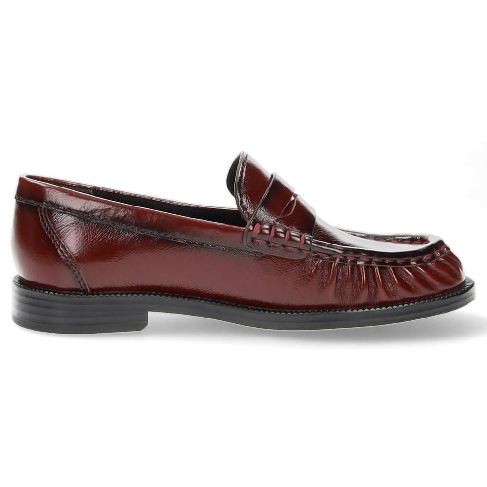 bordeaux loafer