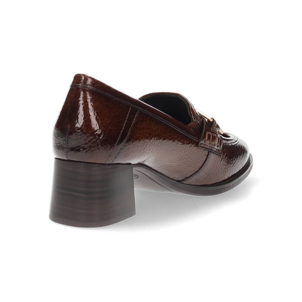 bruine mocassin op hak