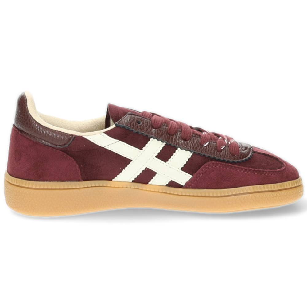 bordeaux sneaker
