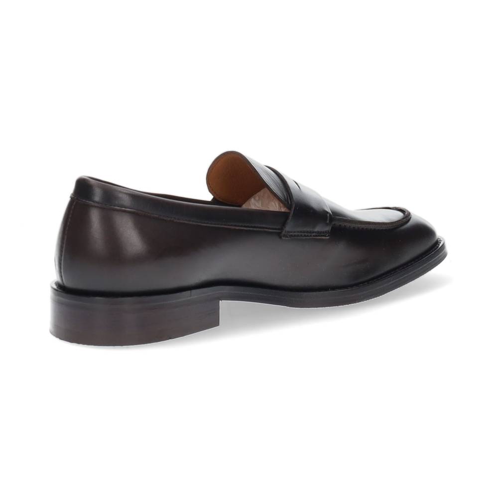 bruine geklede mocassin