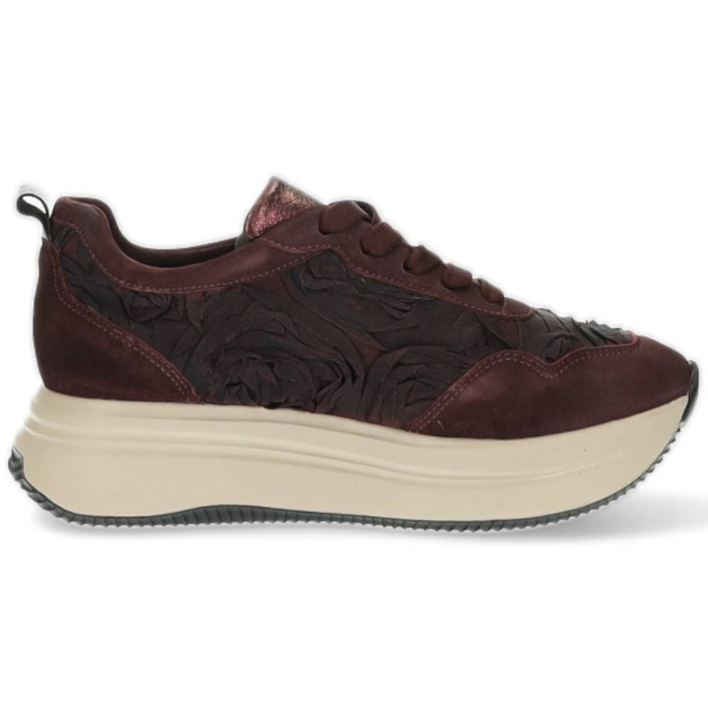 bordeaux sneaker