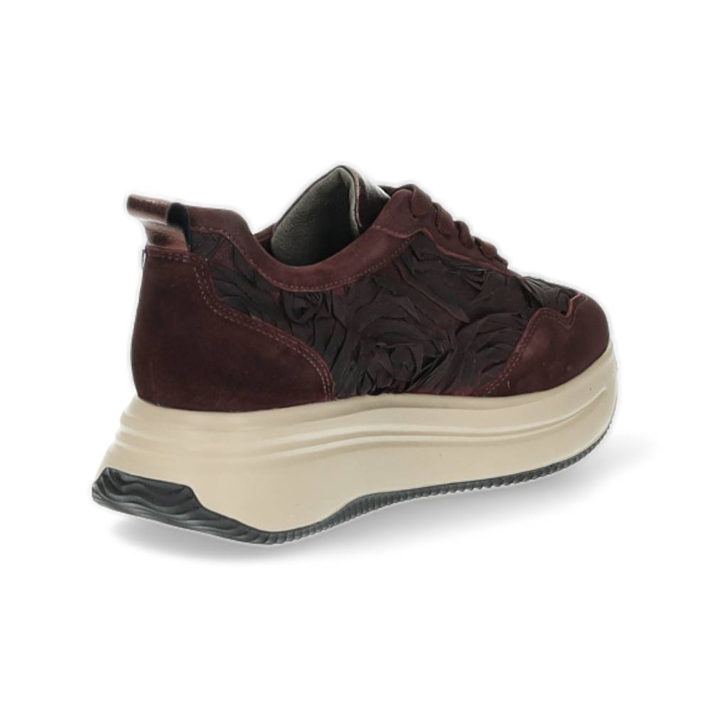bordeaux sneaker