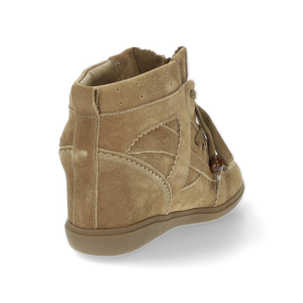 beige sneaker