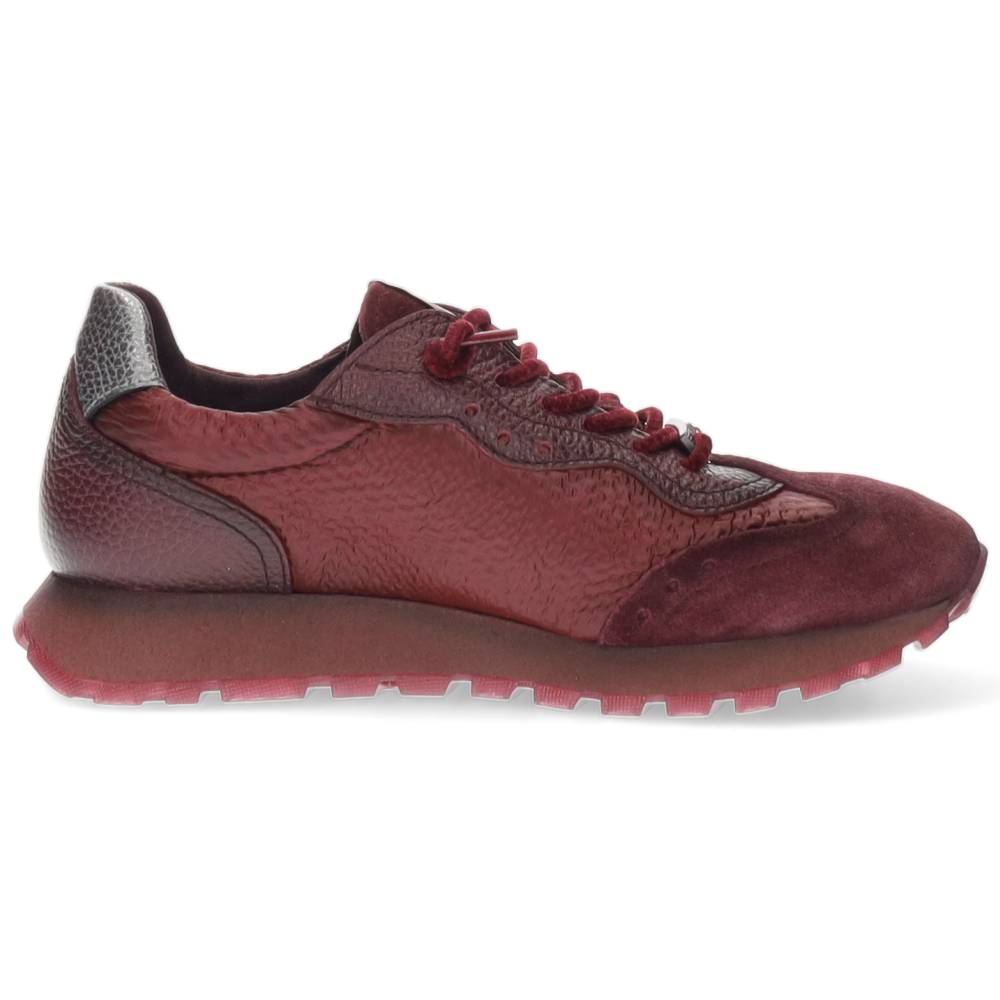 bordeaux sneaker