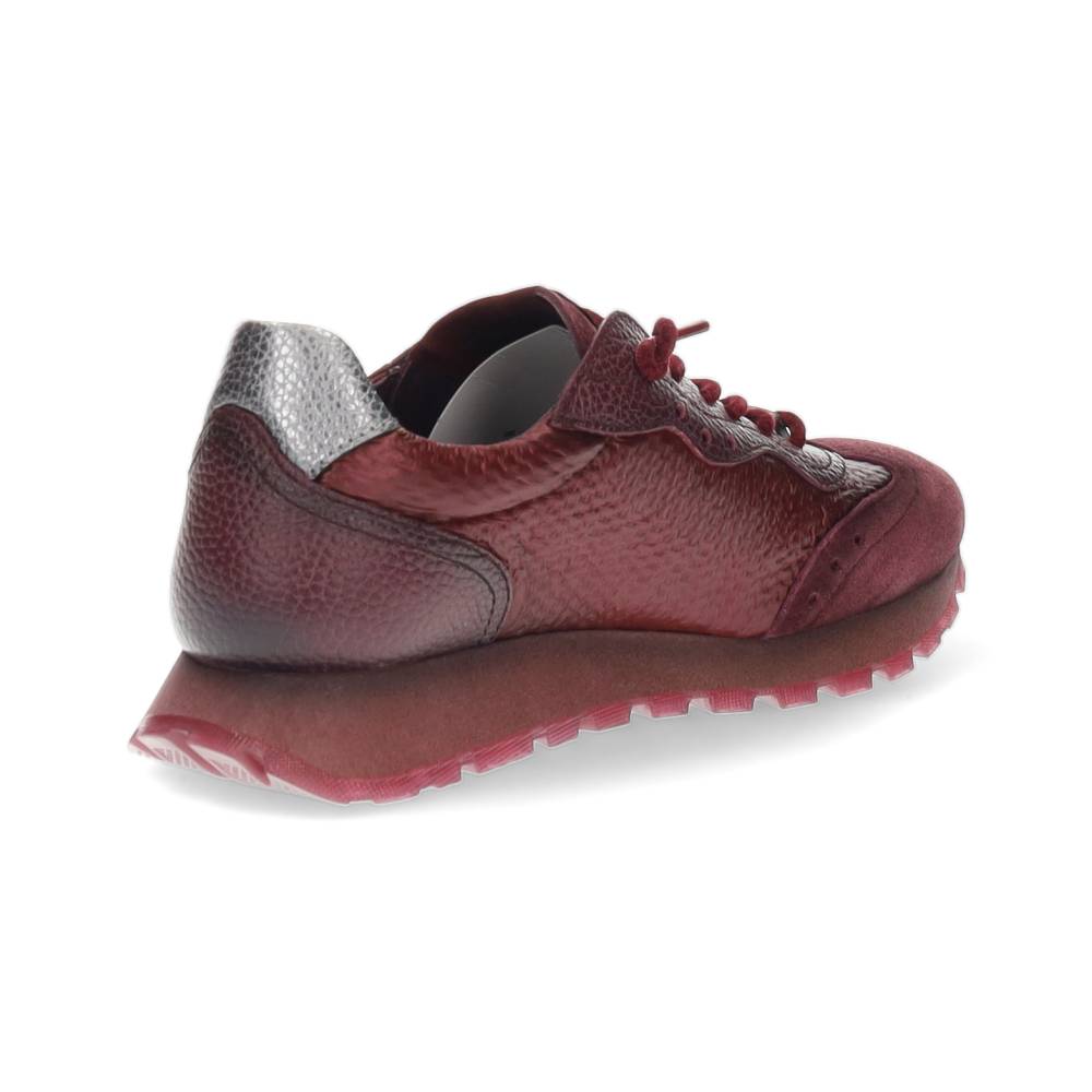 bordeaux sneaker