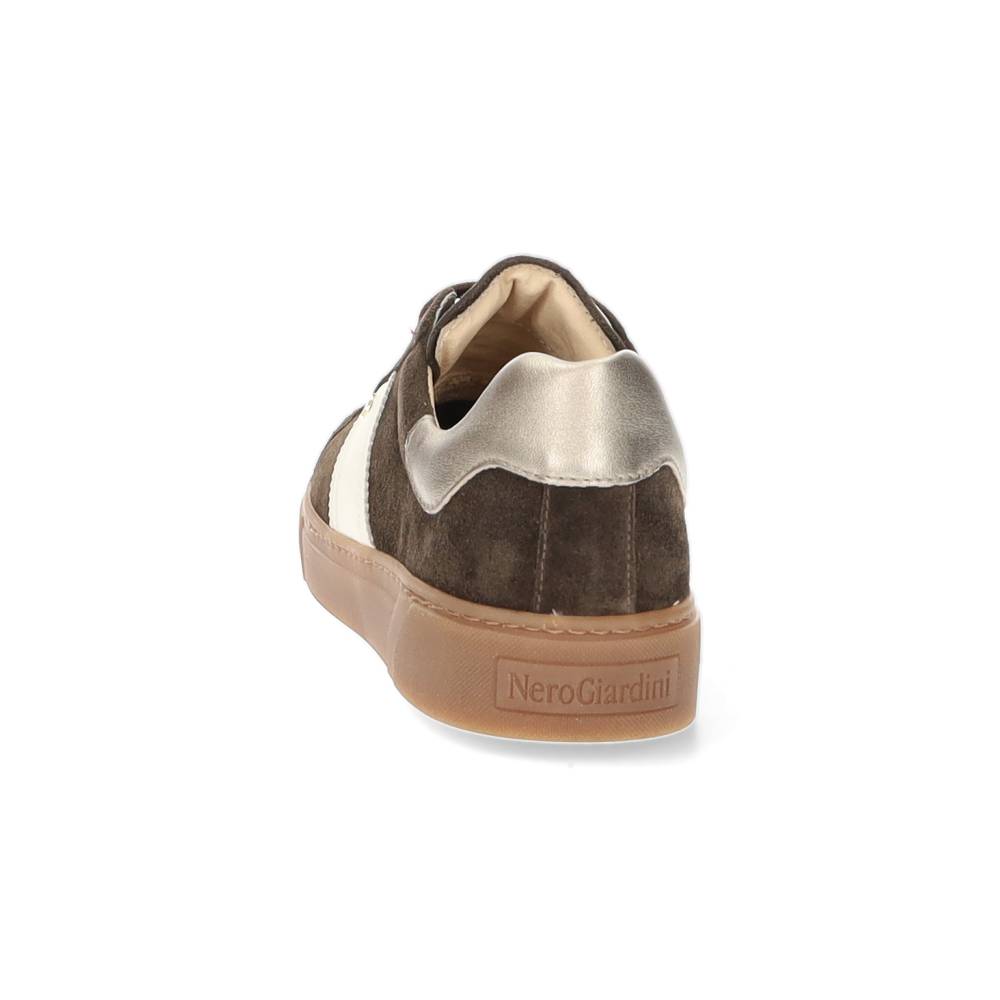 bruine sneaker