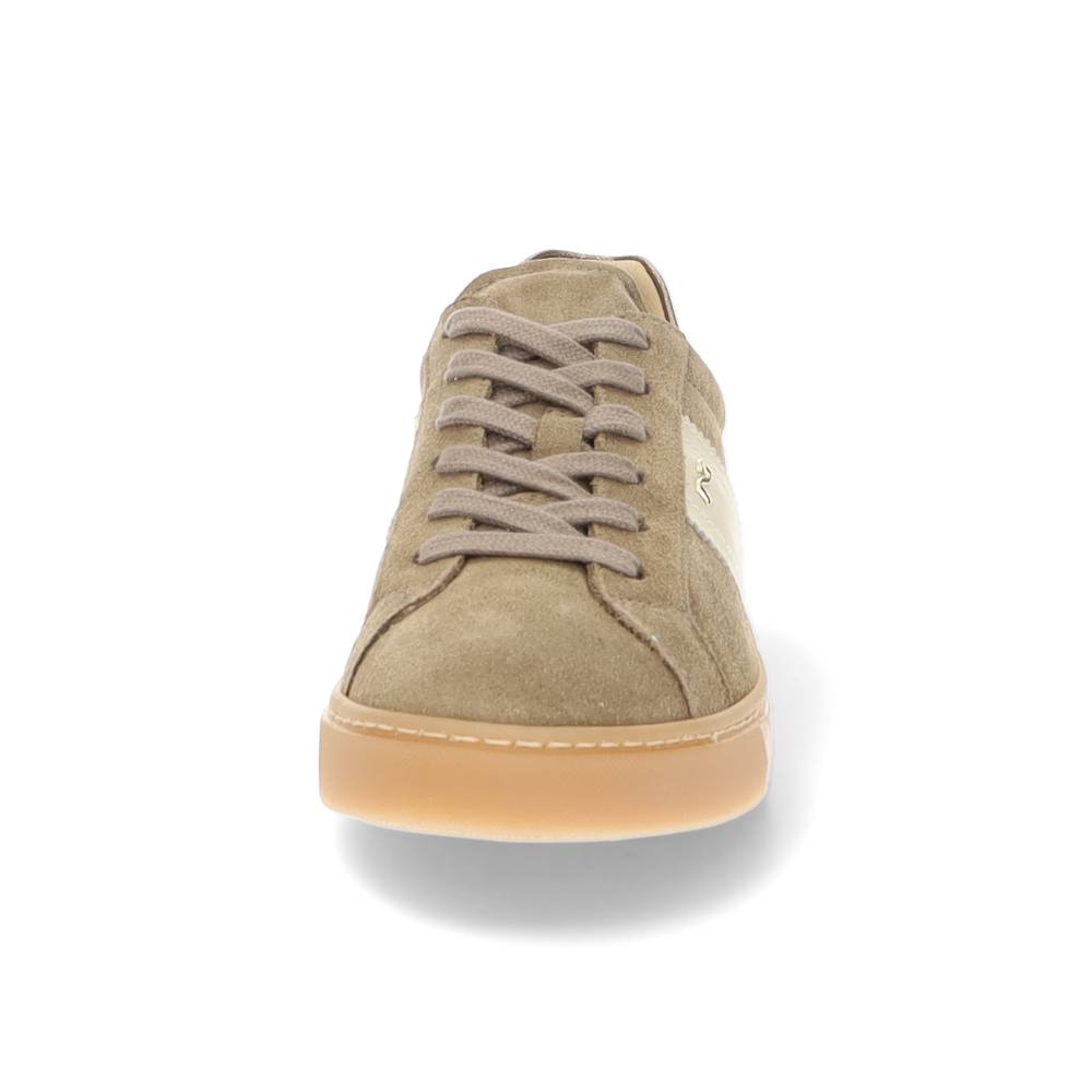 beige sneaker