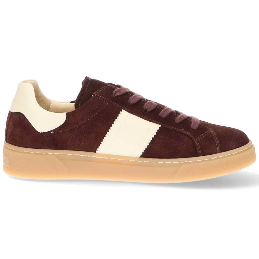 bordeaux sneaker