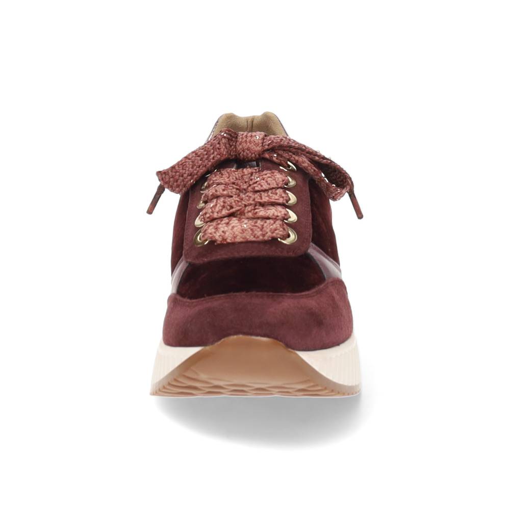 bordeaux sneaker