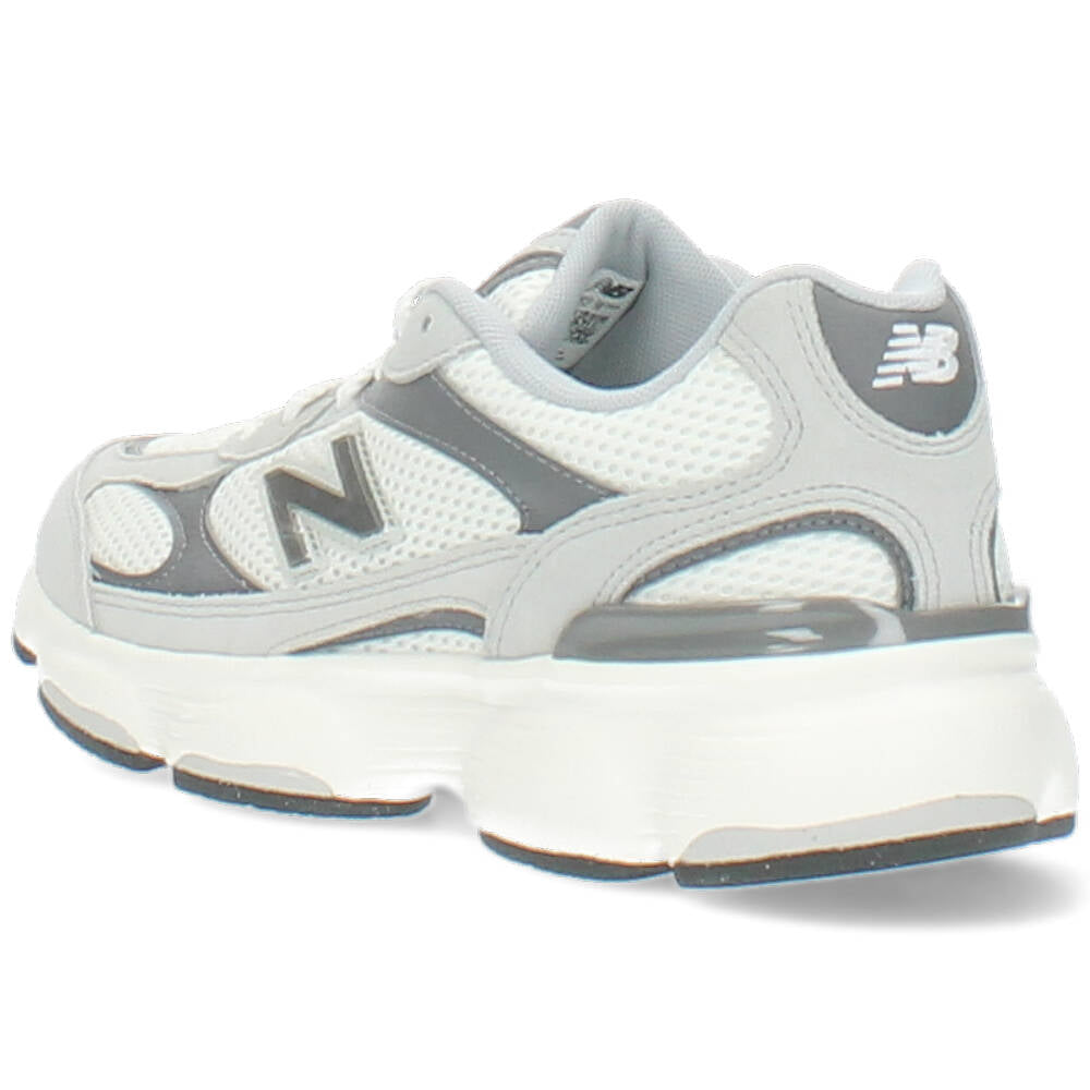 grijze sneaker