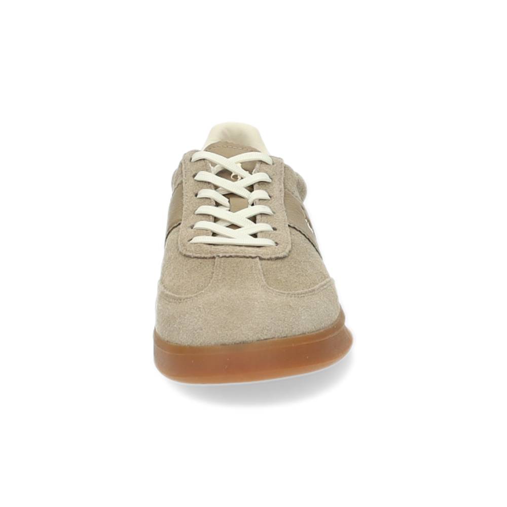 beige sneaker