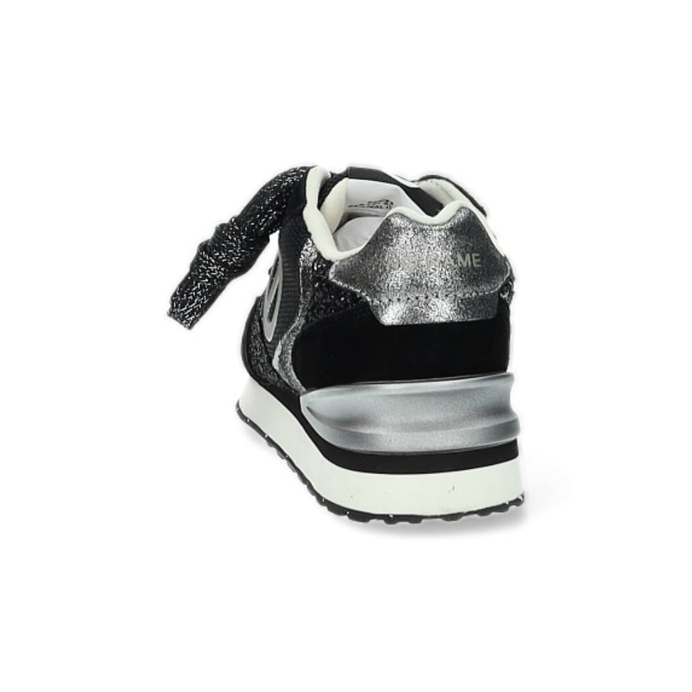 zwarte sneaker