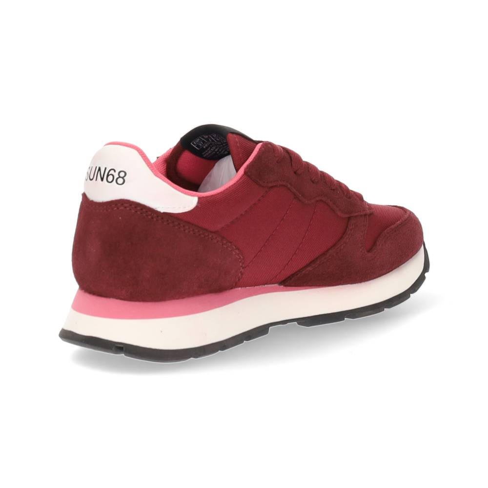 bordeaux sneaker