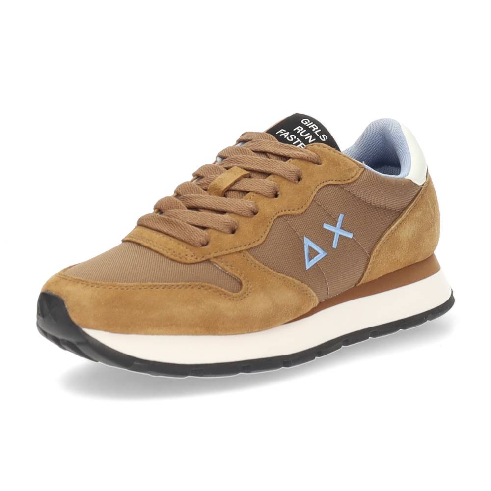cognac sneaker