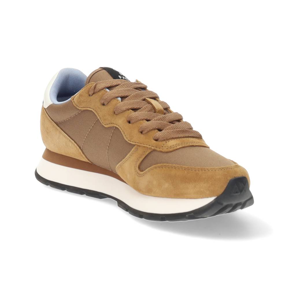 cognac sneaker