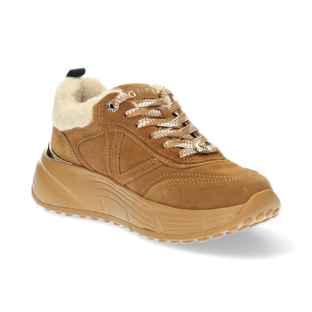 cognac sneaker