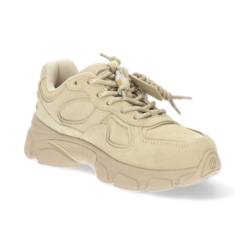 beige sneaker