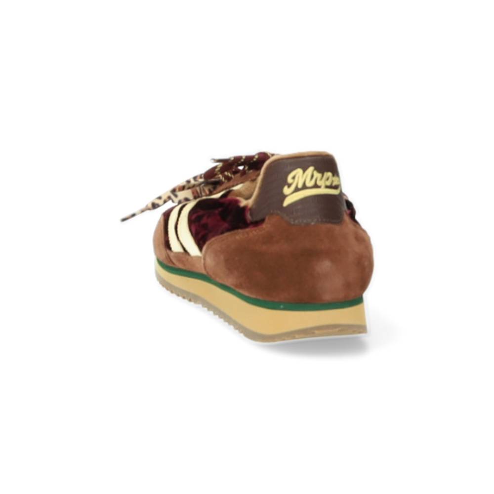 bordeaux sneaker
