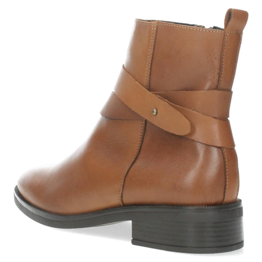 Cognac boots