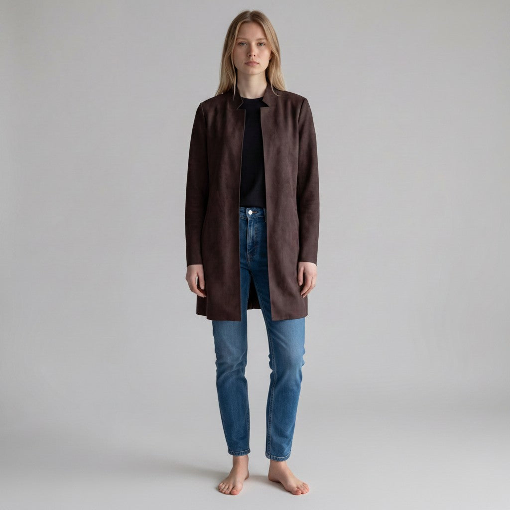 Bent Merkschoenen Online bruine gilet met lange mouwen gedragen door model in maat S