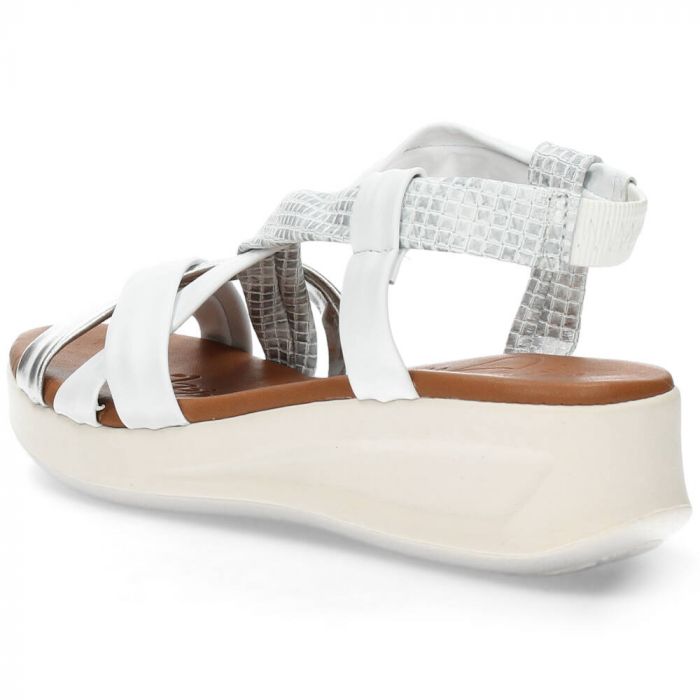 Witte sandalen met sleehak van Oh! My Sandals | BENT.be