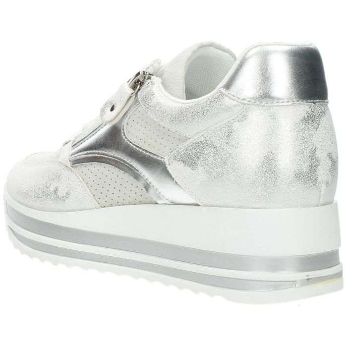 Lichtgrijze sneakers van Papermoon | BENT.be