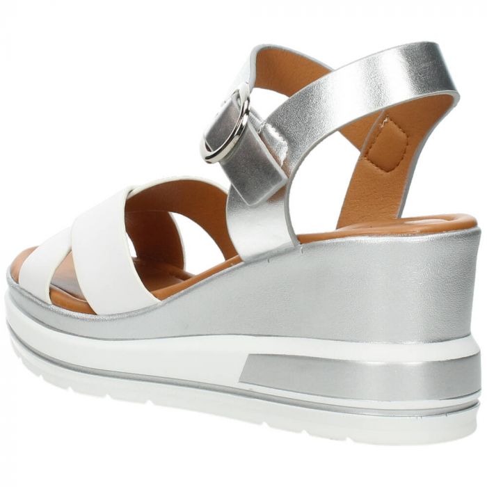 Zilveren sandalen met sleehak van Papermoon | BENT.be
