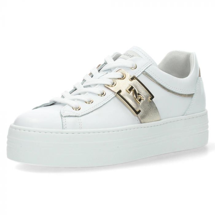 Witte sneakers van NeroGiardini | BENT.be